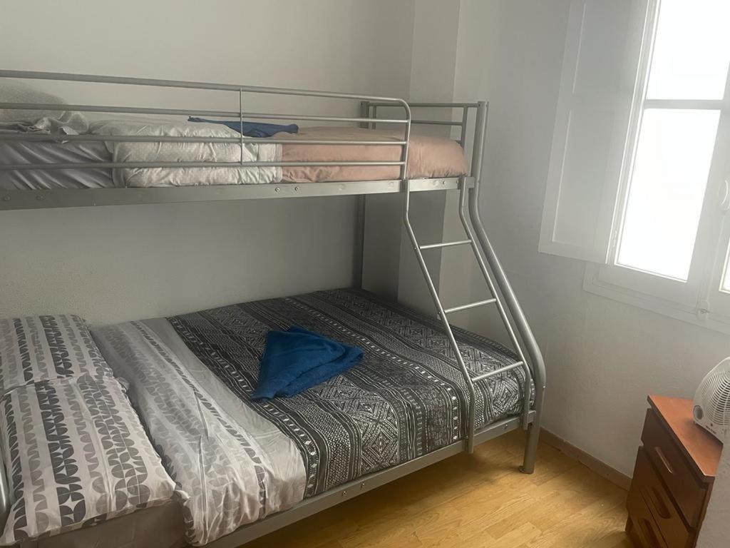 Private room 24 hrs check in Bed & Breakfast *
